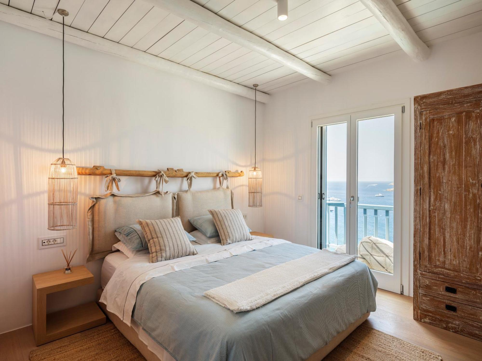 V&V Guest House - Luxury Suites Ornos  Exterior photo