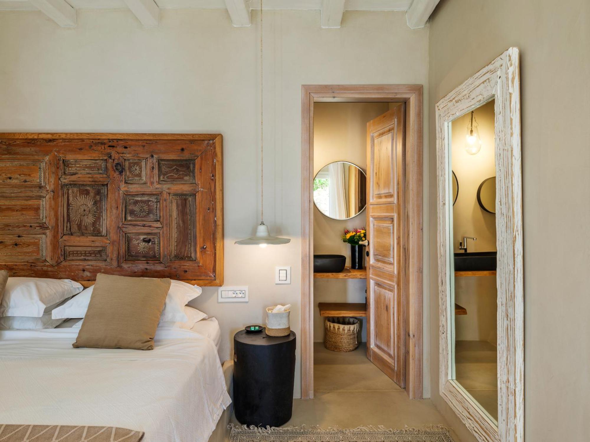V&V Guest House - Luxury Suites Ornos  Exterior photo